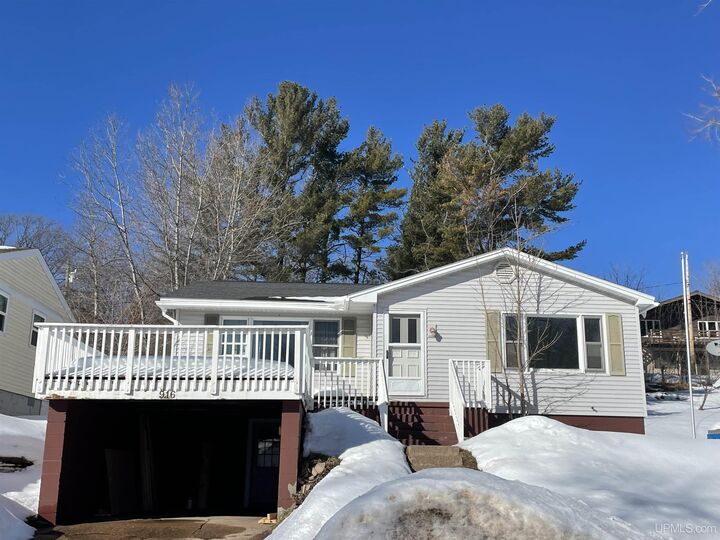 916 W Bluff  Marquette MI 49855 photo