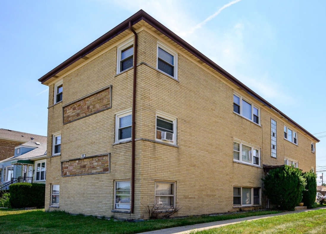 Property Photo: 6917 W Irving Park Road 2N IL 60634