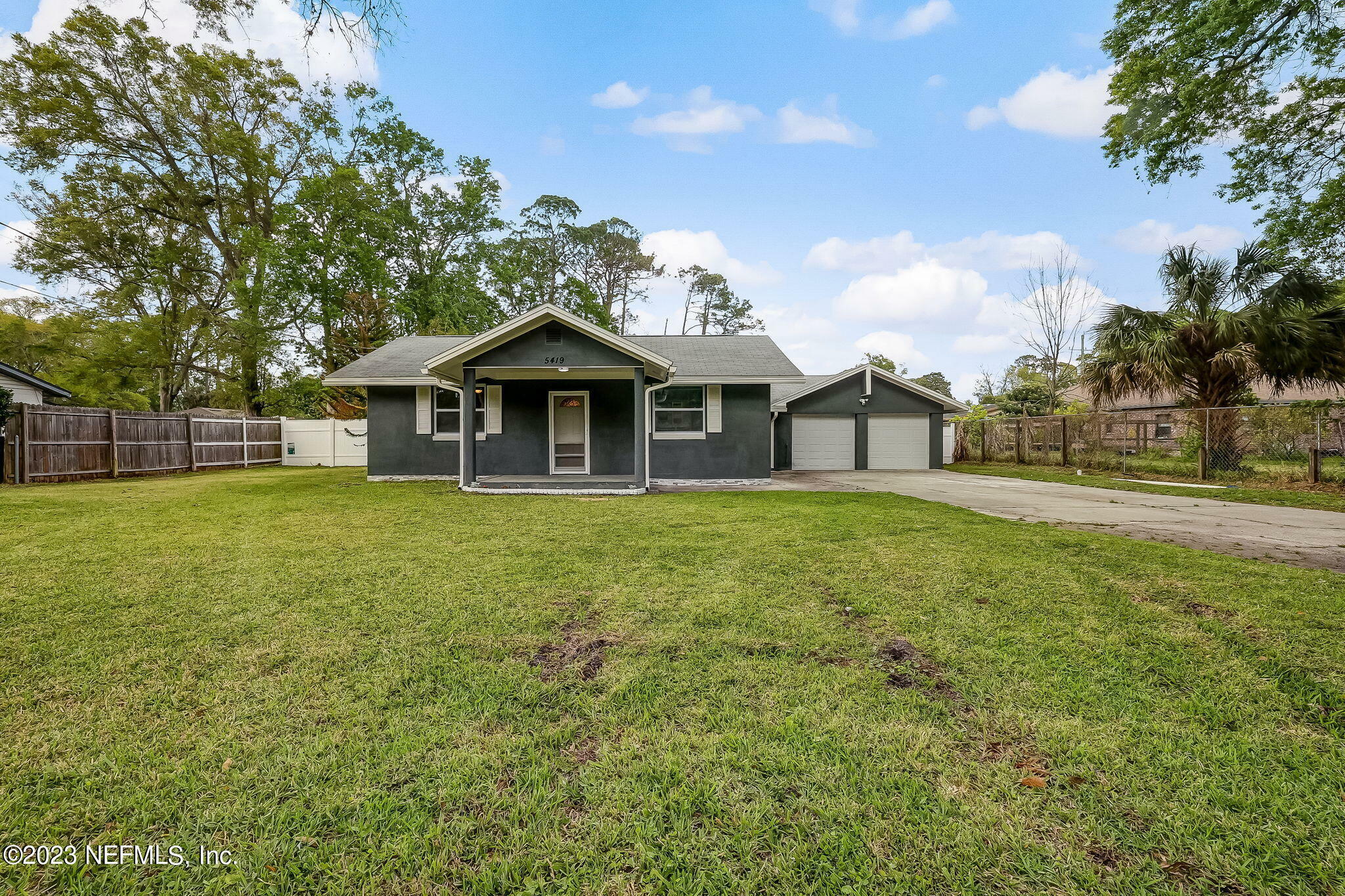 Property Photo: 5419 Alpha Avenue FL 32205