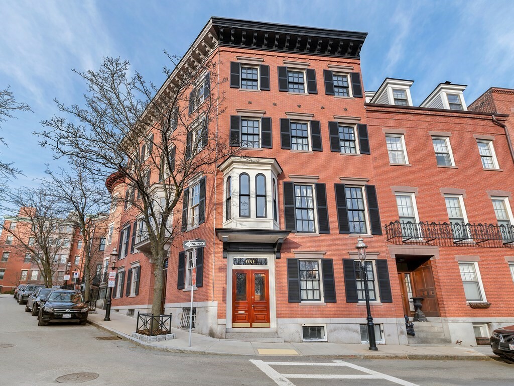 Property Photo:  1 Adams Street  MA 02129 