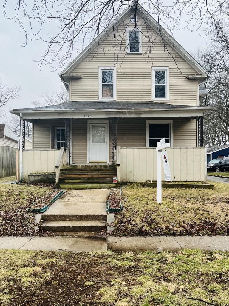 Property Photo:  1220 Emerson St  WI 53511 