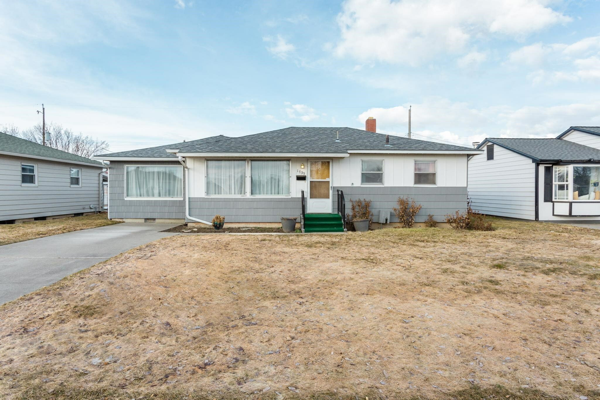 Property Photo: 1735 E Central Ave WA 99208