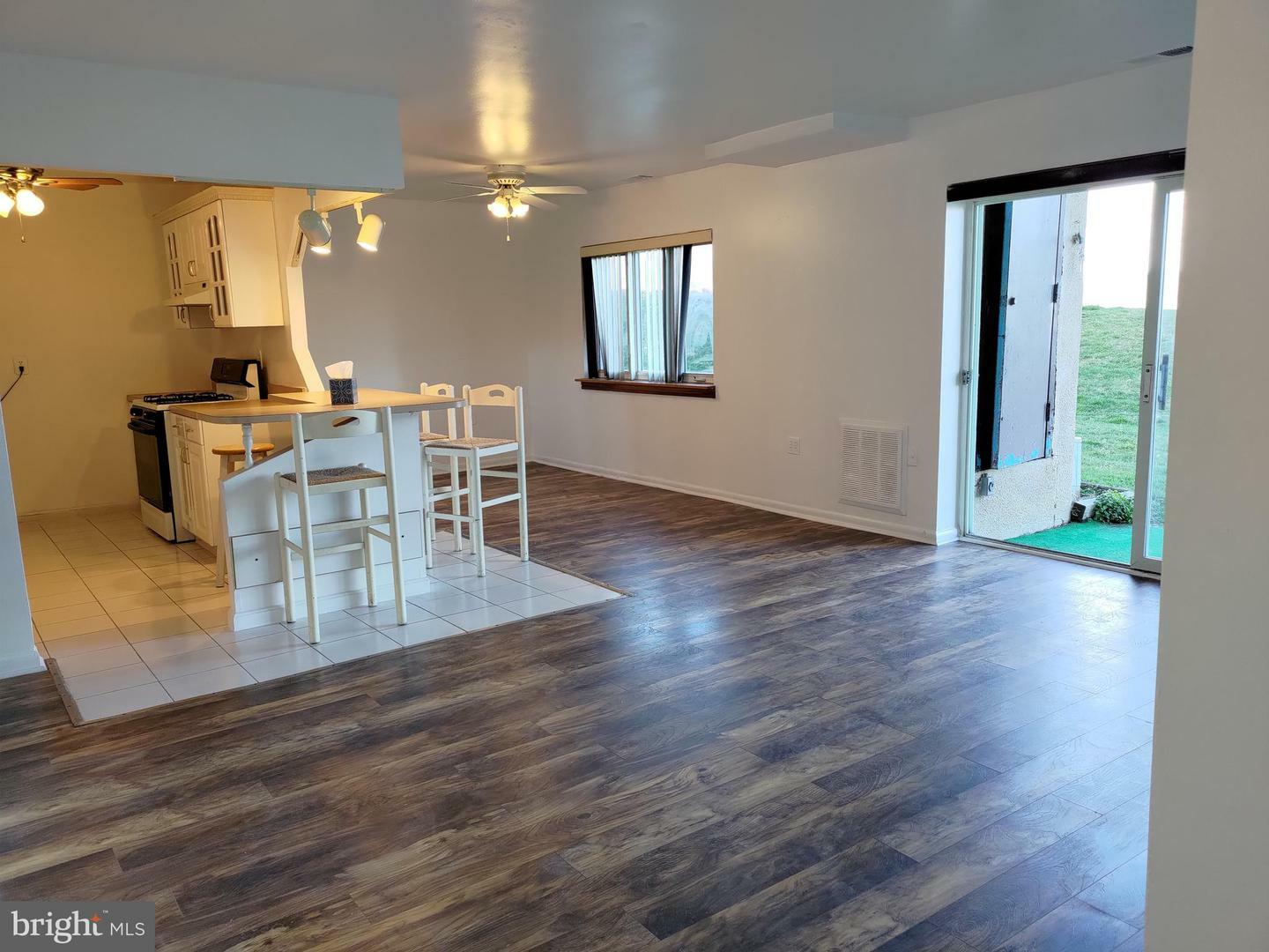 Property Photo: 353 Gatewater Court A MD 21060