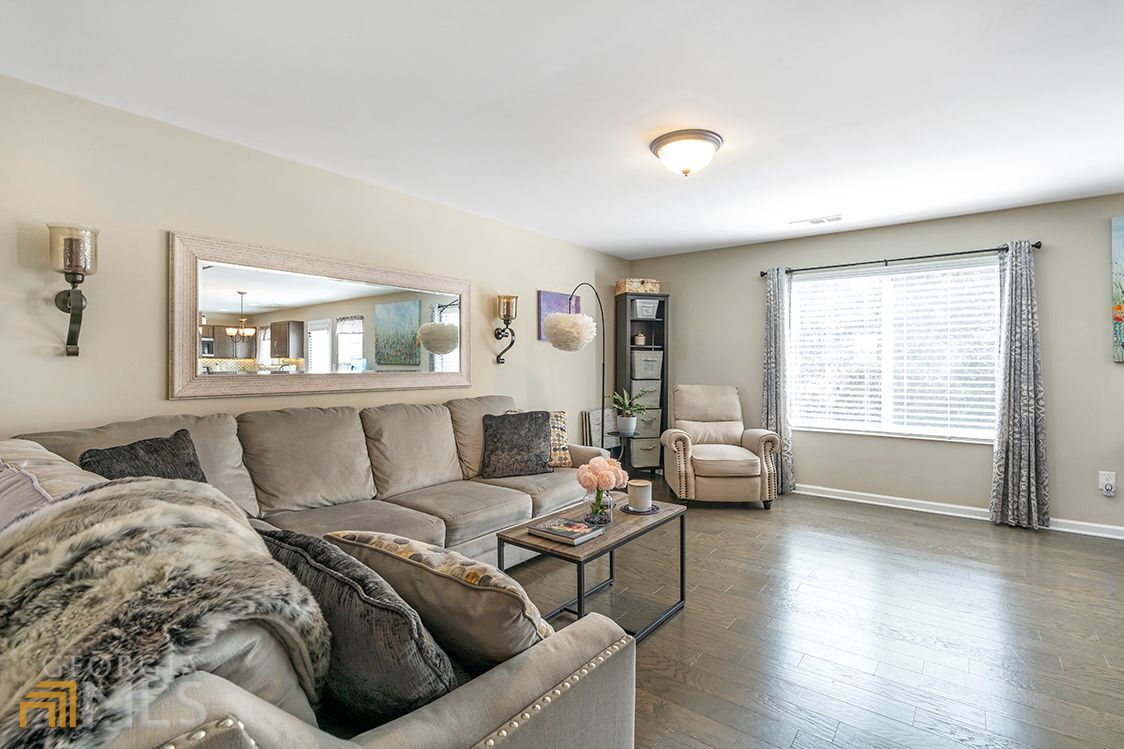 Property Photo:  1607 Garden View Drive  GA 30518 