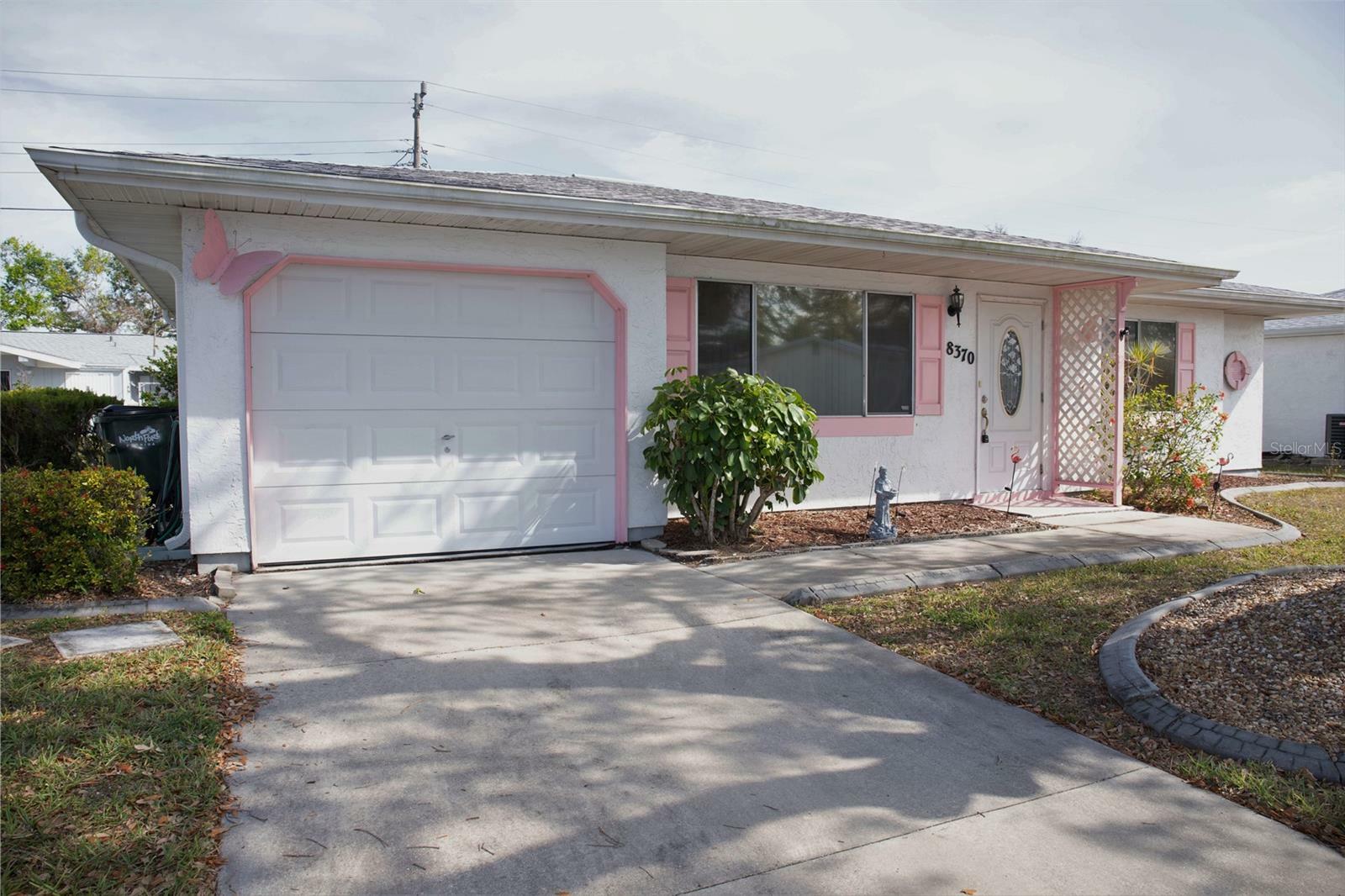 Property Photo:  8370 Pickwick Road  FL 34287 