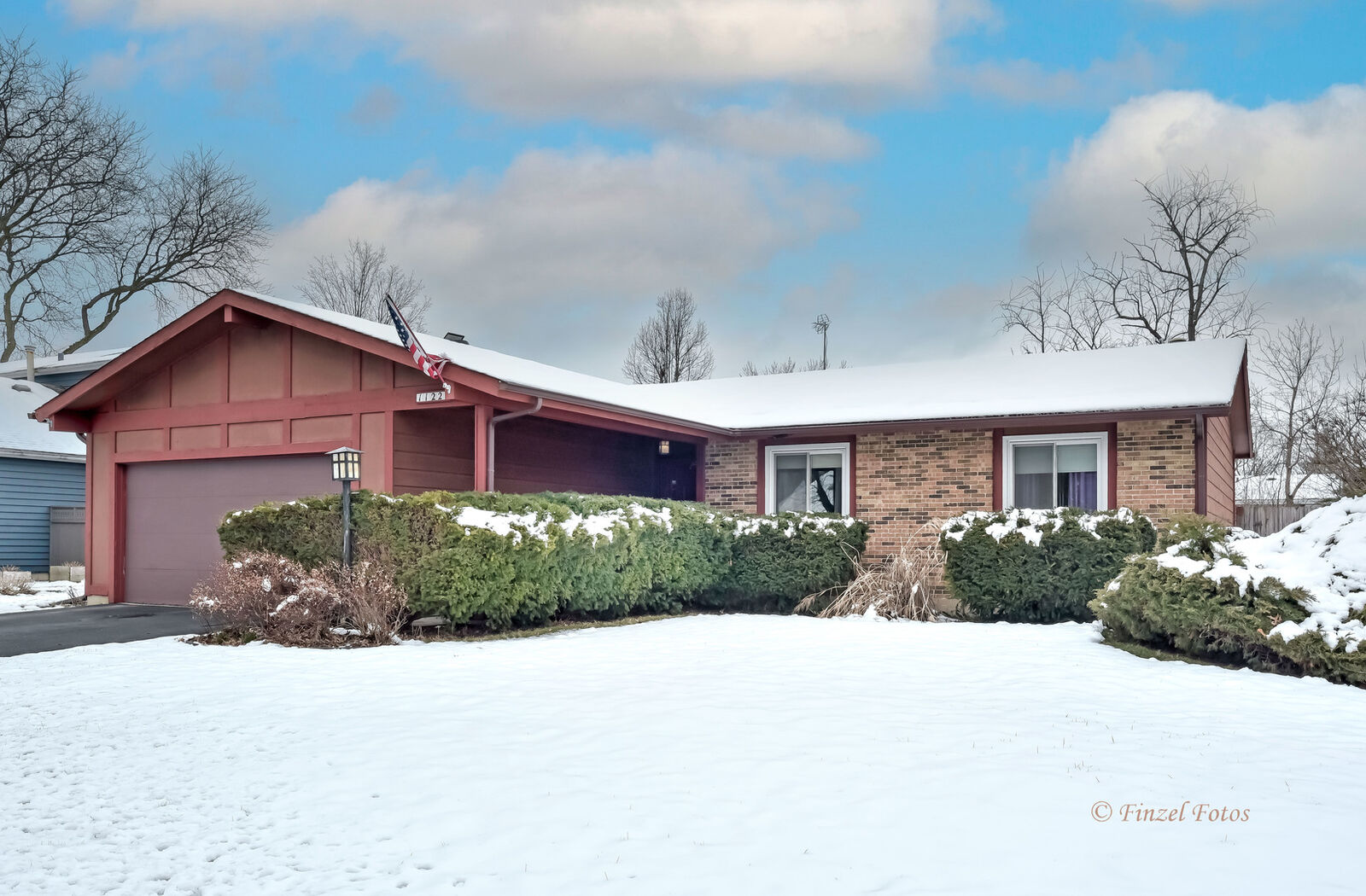 Property Photo: 1122 N Old Mill Road IL 60067
