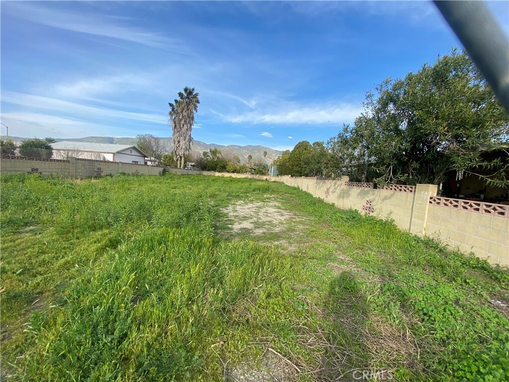 Property Photo: 317 La Paloma Ave CA 92582