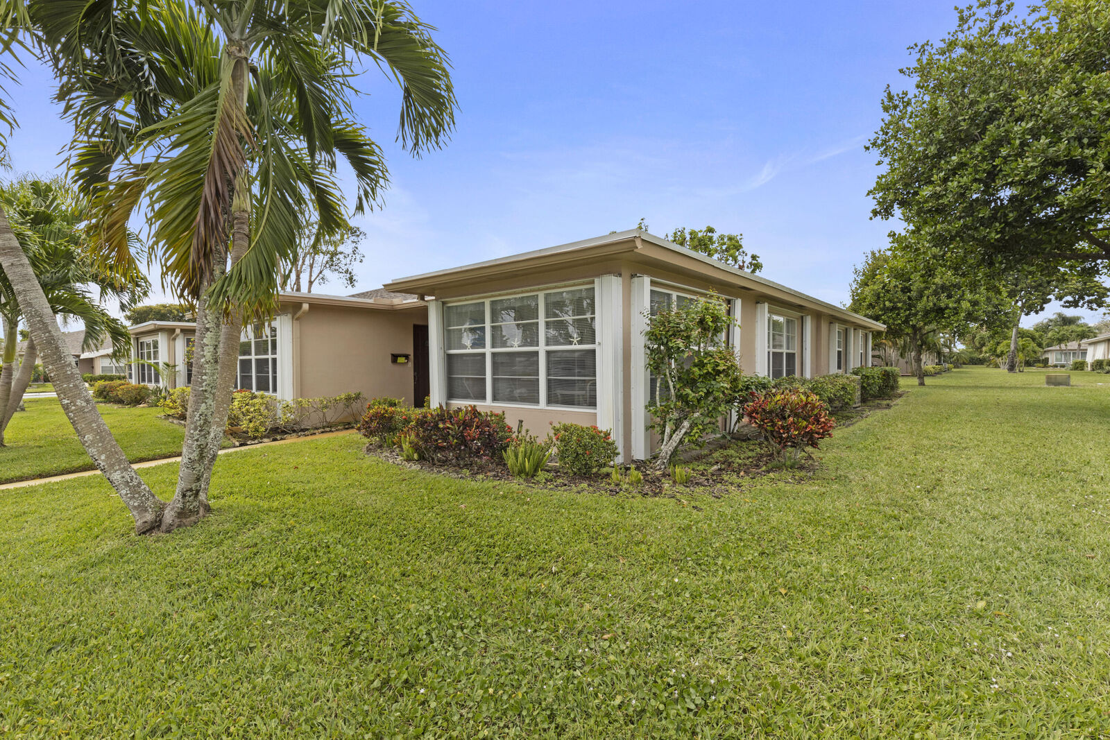 Property Photo: 1372 High Point Way NE D FL 33445