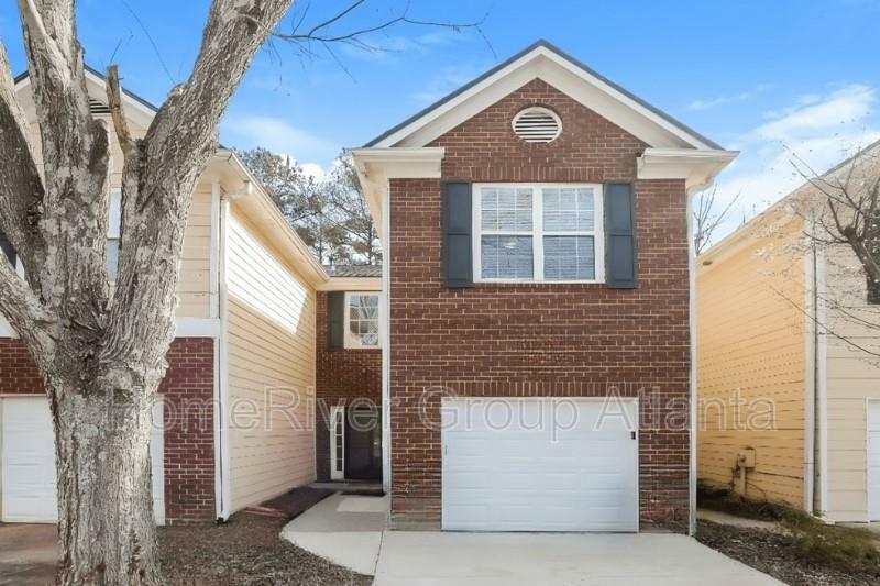 Property Photo: 7066 Biltmore Trace GA 30058