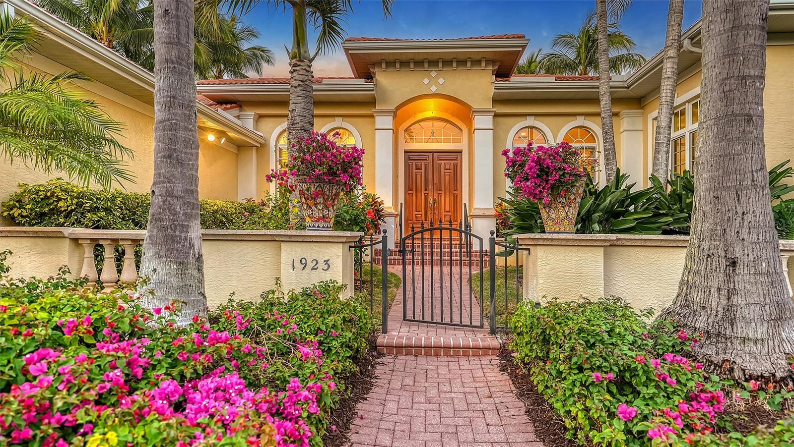 Property Photo: 1923 Lincoln Drive FL 34236