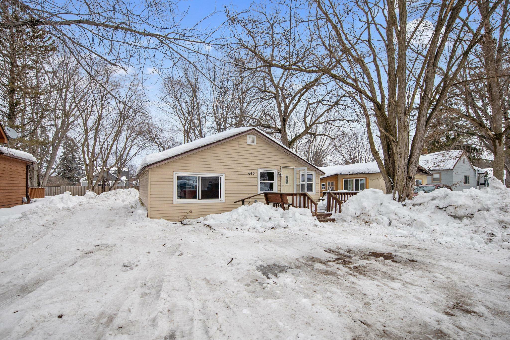 Property Photo: 640 9th Street SW MN 55063