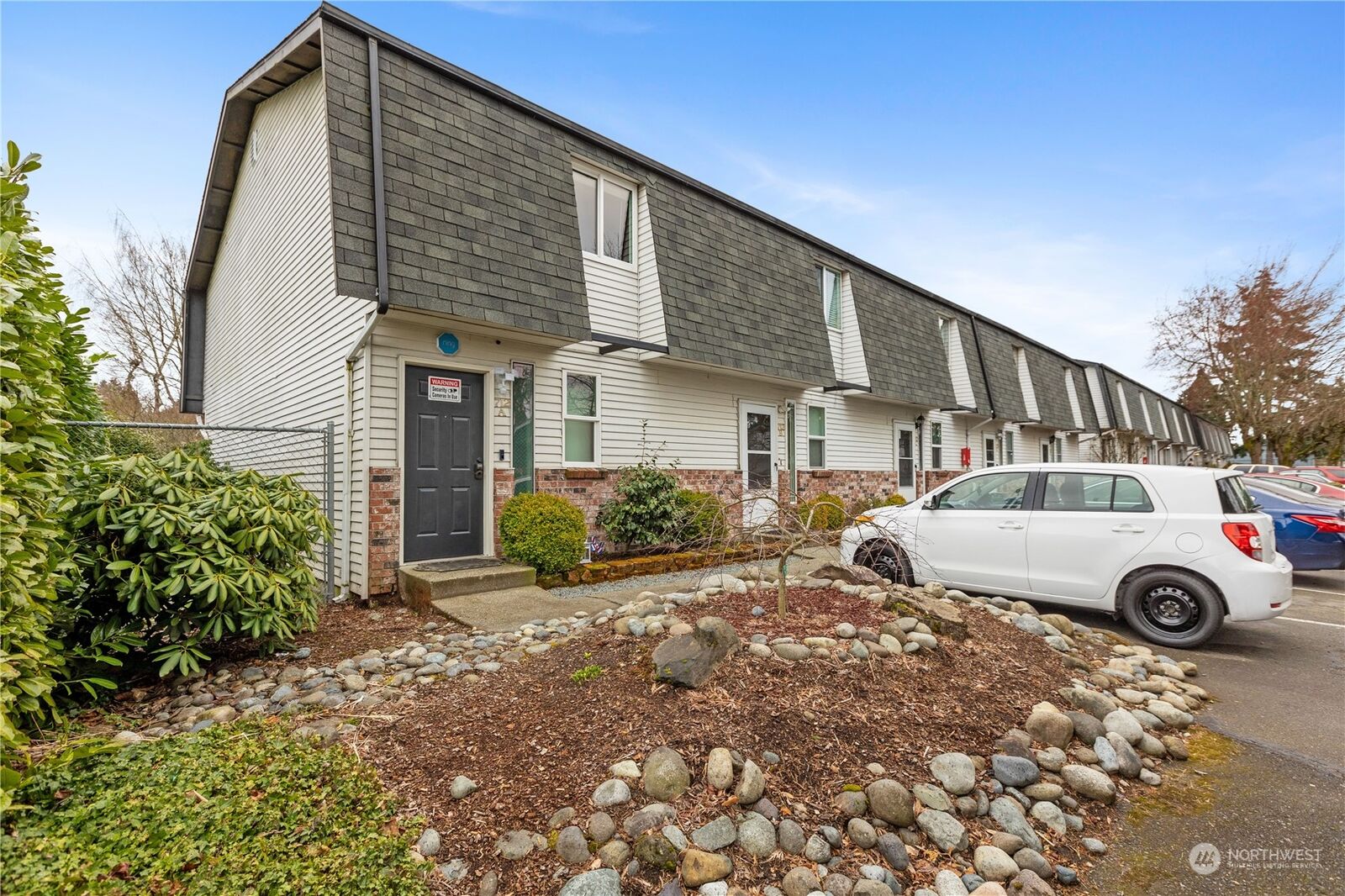 Property Photo:  712 10th Street NE A  WA 98002 