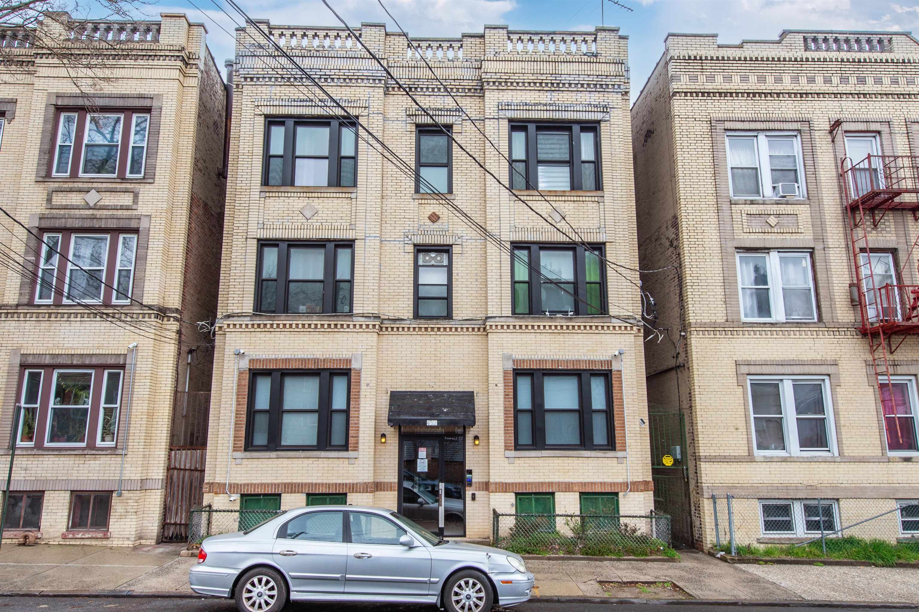 Property Photo:  432 Wayne St 2R  NJ 07302 