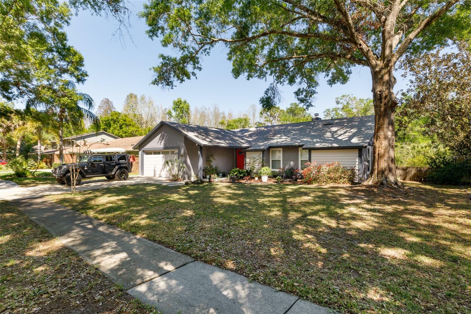 Property Photo:  15913 Hampton Village Drive  FL 33618 