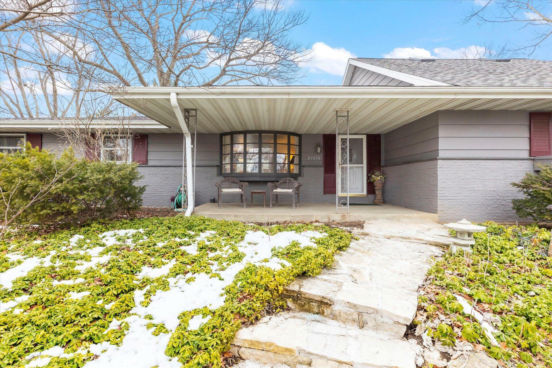 Property Photo: 21470 Cologne Rd WI 53186
