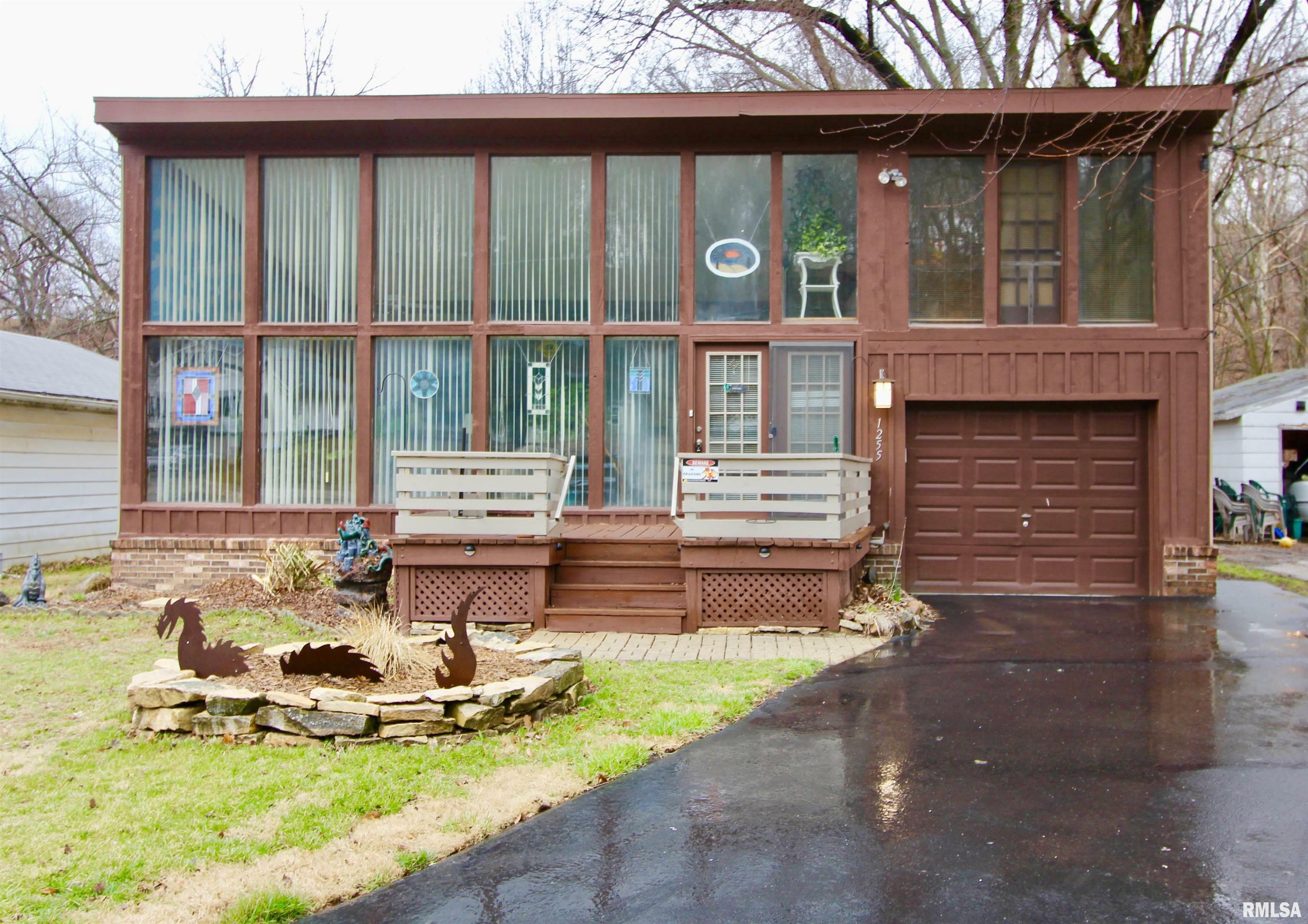 Property Photo:  1255 Meadow Avenue  IL 61611 