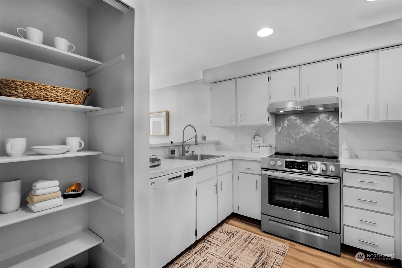 Property Photo: 12507 NE 143rd Street B301 WA 98034