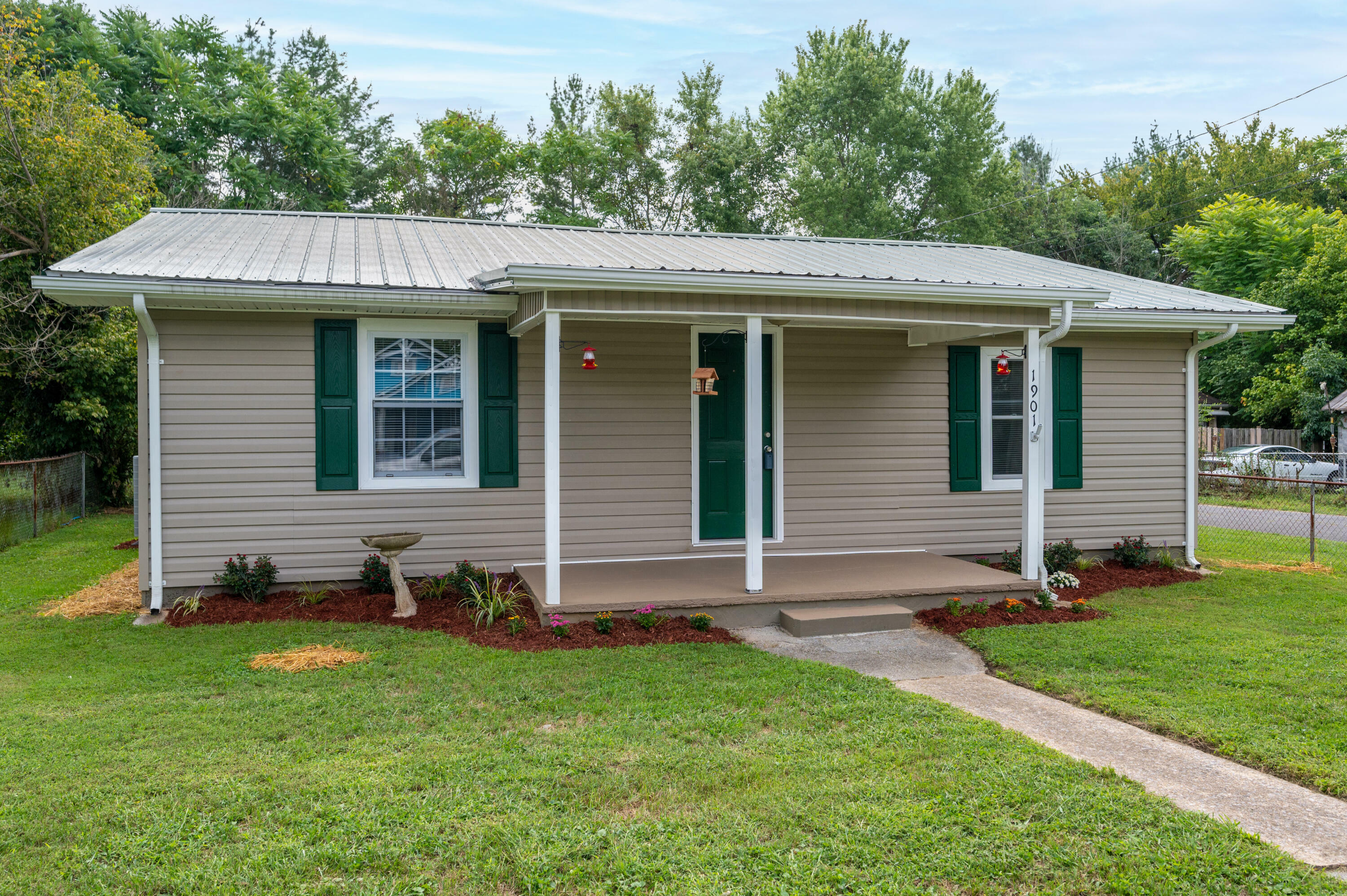 Property Photo:  1901 Park Street  TN 37664 