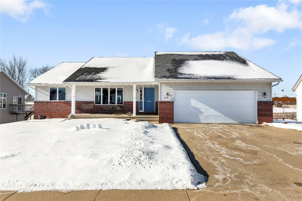 Property Photo:  2616 31st St SW  IA 52404 