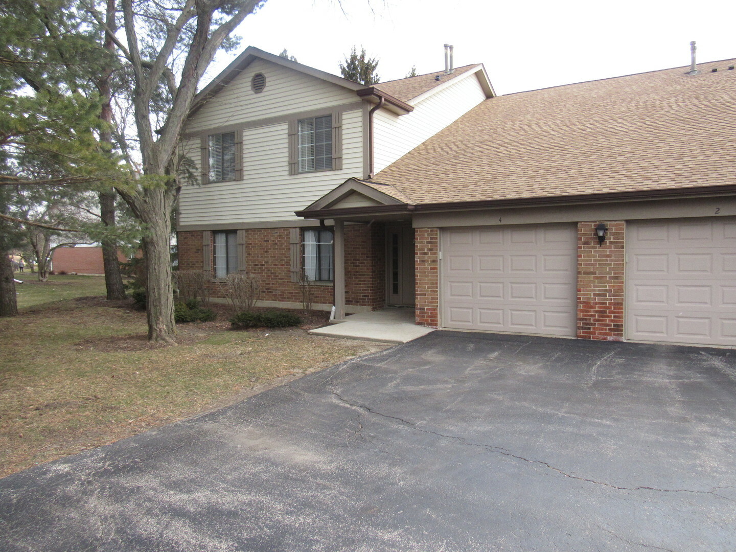 Property Photo:  4225 N Mallard Drive 3  IL 60004 