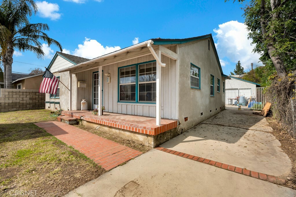 Property Photo:  17123 Kingsbury Street  CA 91344 