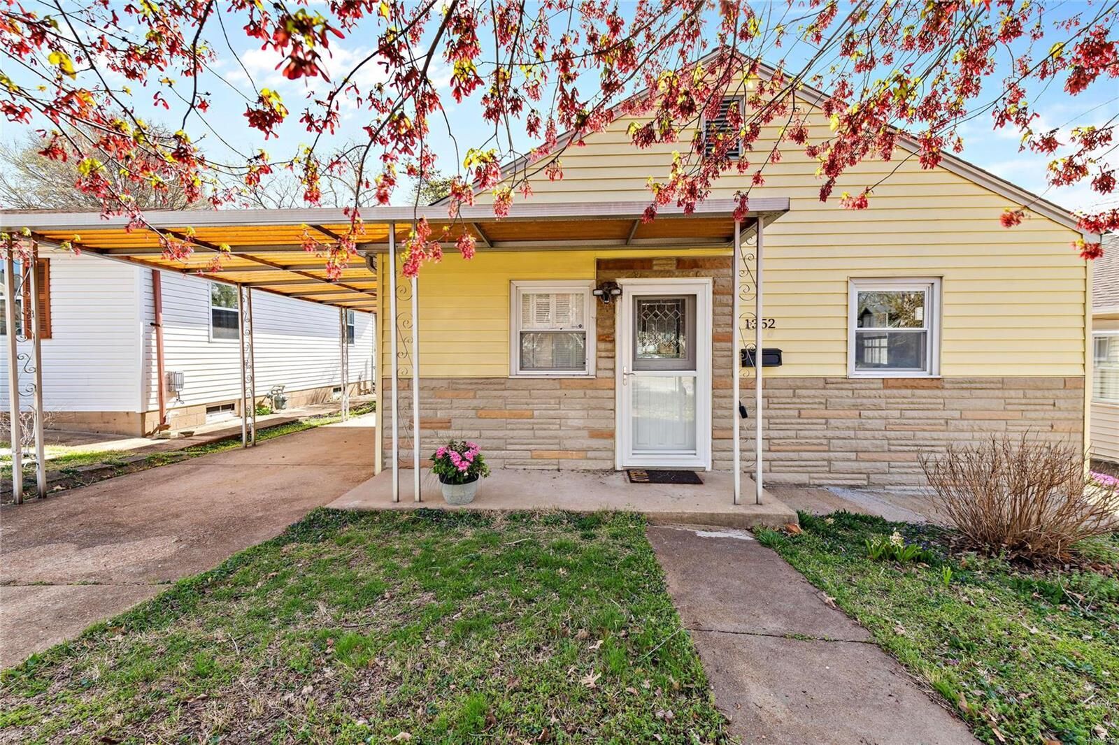 Property Photo: 1352 Kraft Street MO 63139