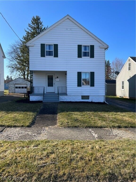 Property Photo:  422 W Wilson Street  OH 44471 