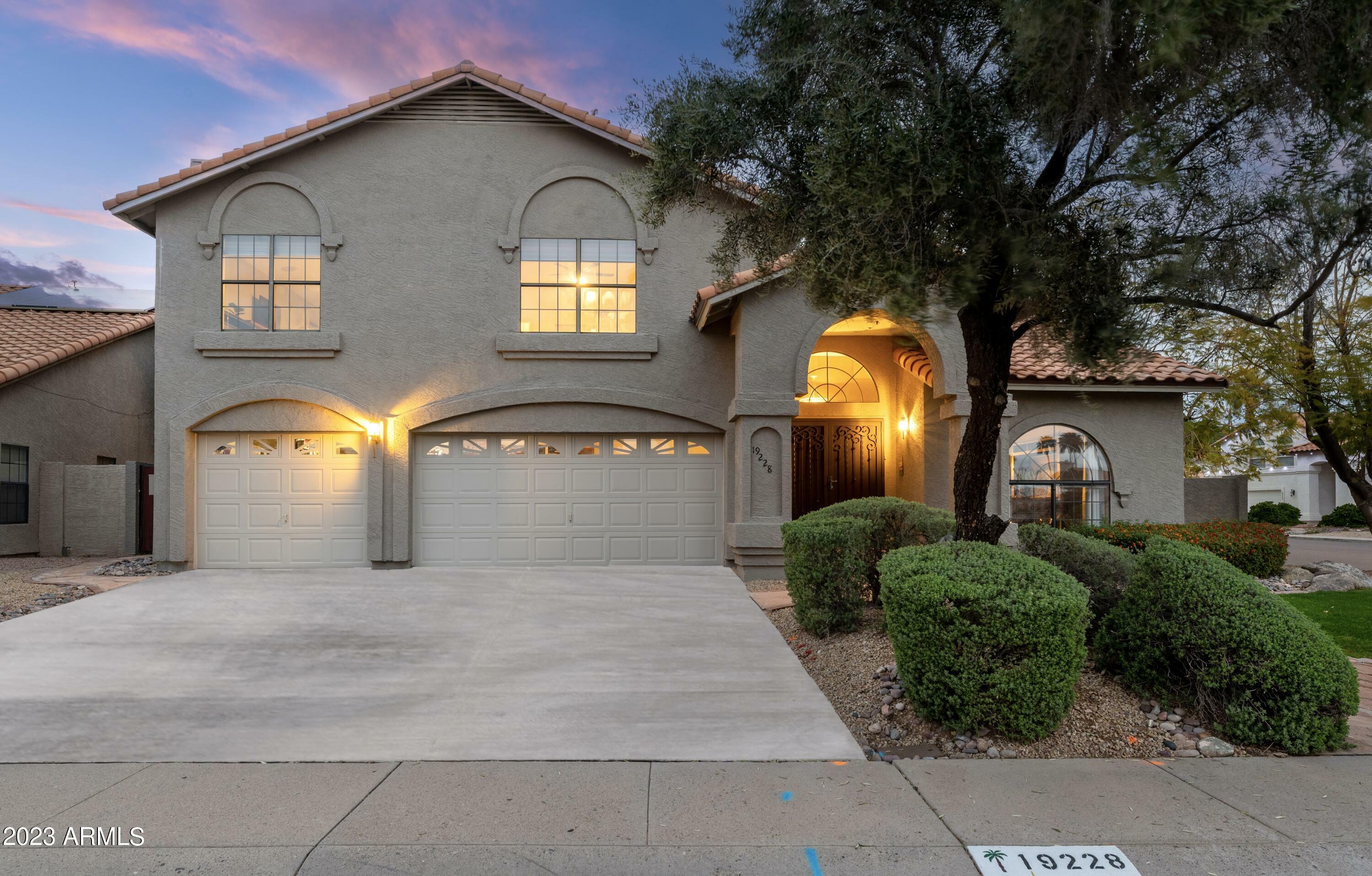 Property Photo:  19228 N 71st Drive  AZ 85308 