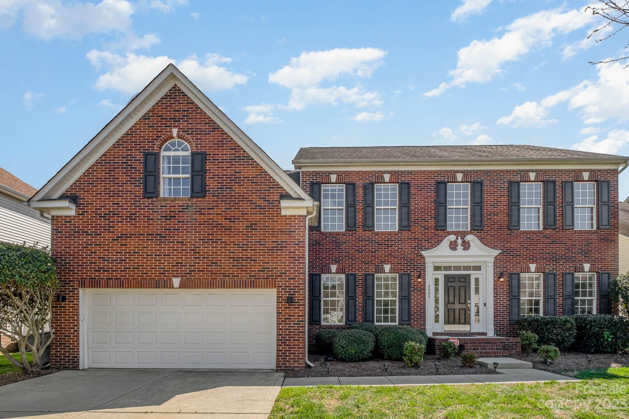 Property Photo:  3909 Meadow Green Drive  NC 28269 