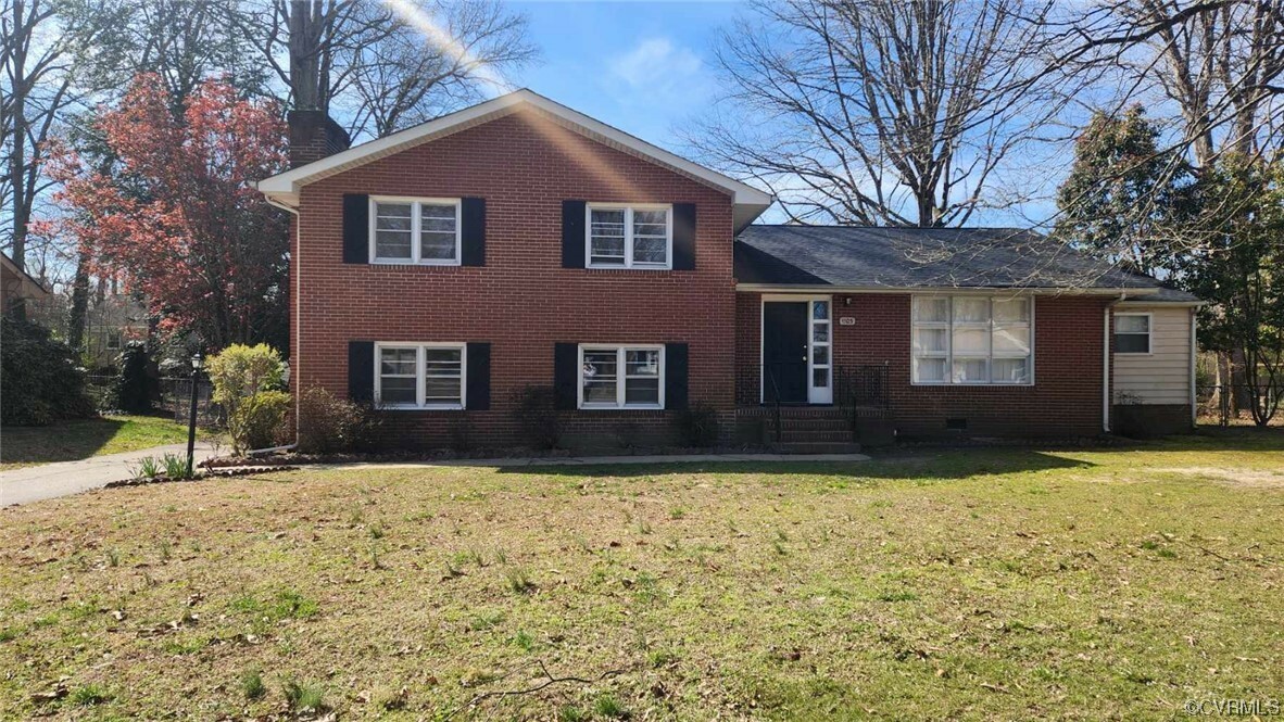 Property Photo:  1103 Oakwood Drive  VA 23834 