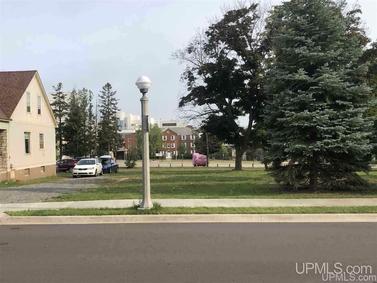 Property Photo:  362 W Park St  MI 49855 