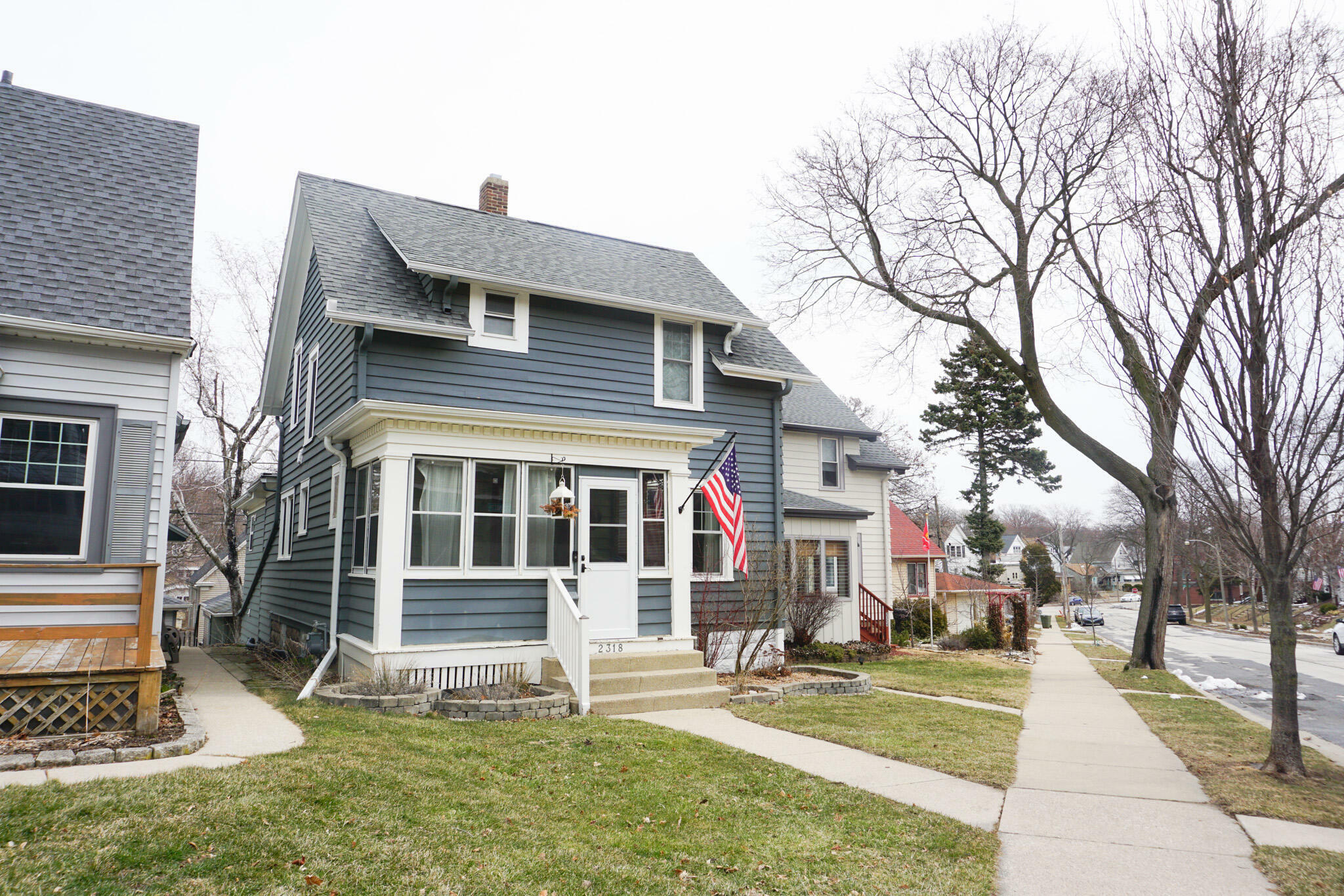 Property Photo:  2318 E Bennett Ave  WI 53207 