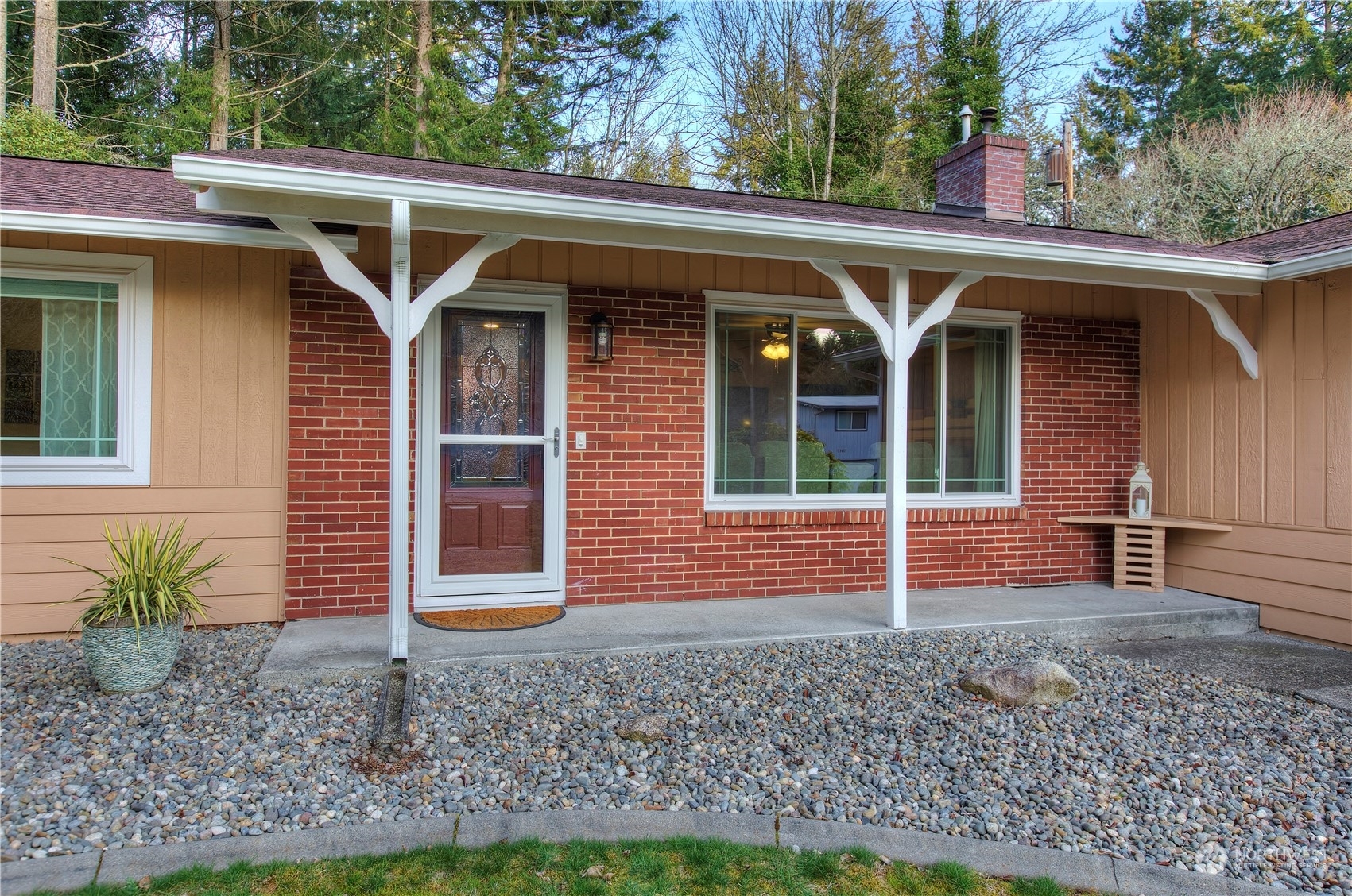 Property Photo:  10401 Glenwood Drive SW  WA 98498 