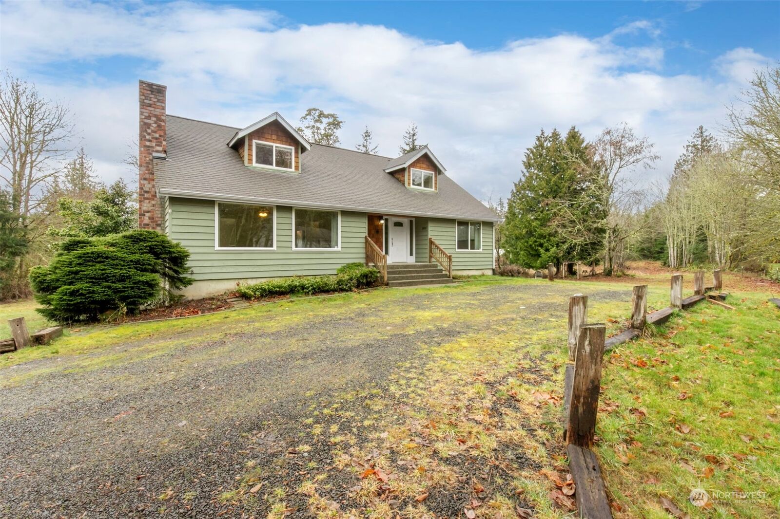 Property Photo: 1935 Mountain View Road E WA 98366