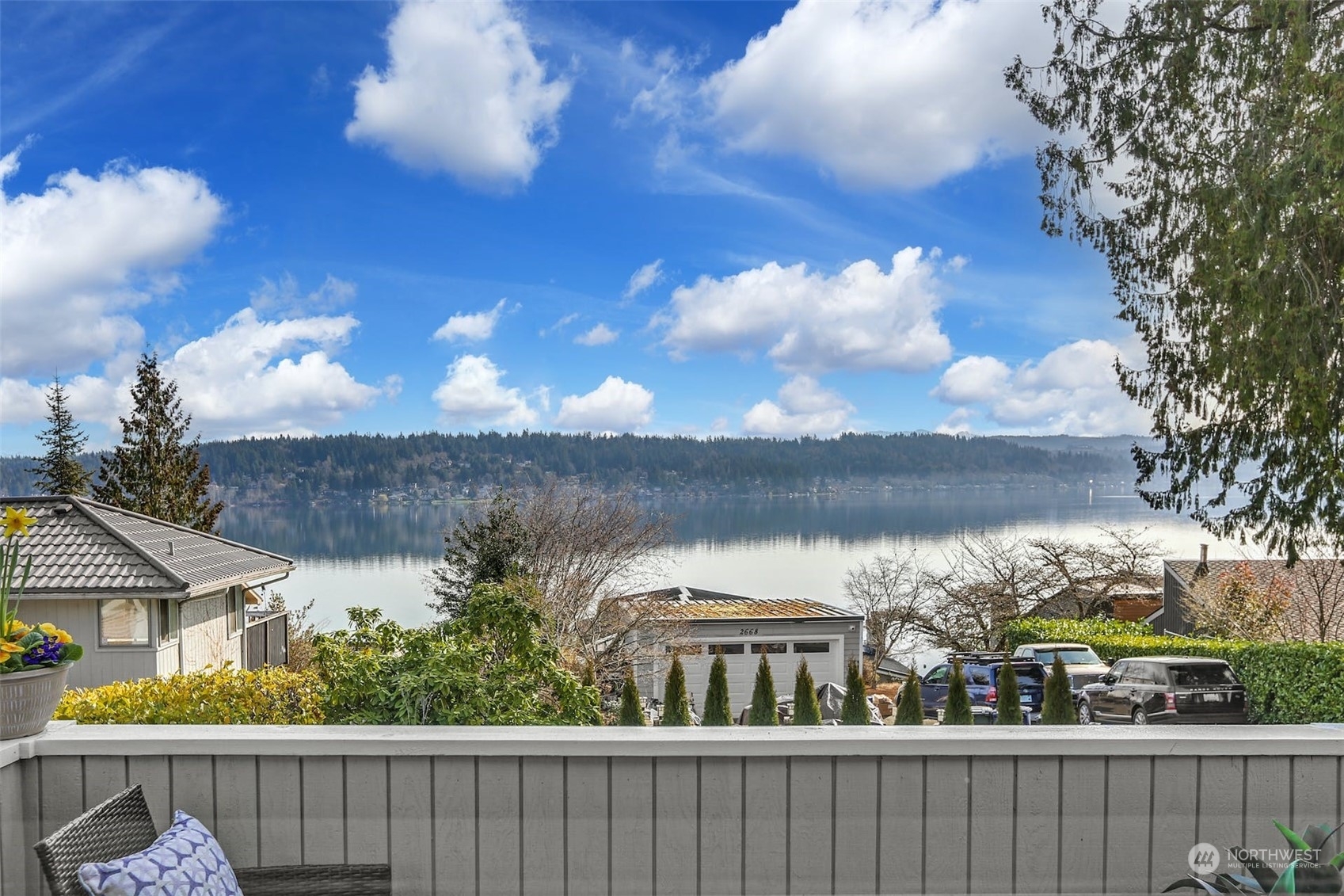 Property Photo:  2670 W Lake Sammamish Parkway SE  WA 98008 