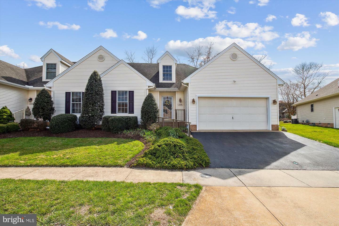 Property Photo:  124 Village Oak Drive  MD 21804 