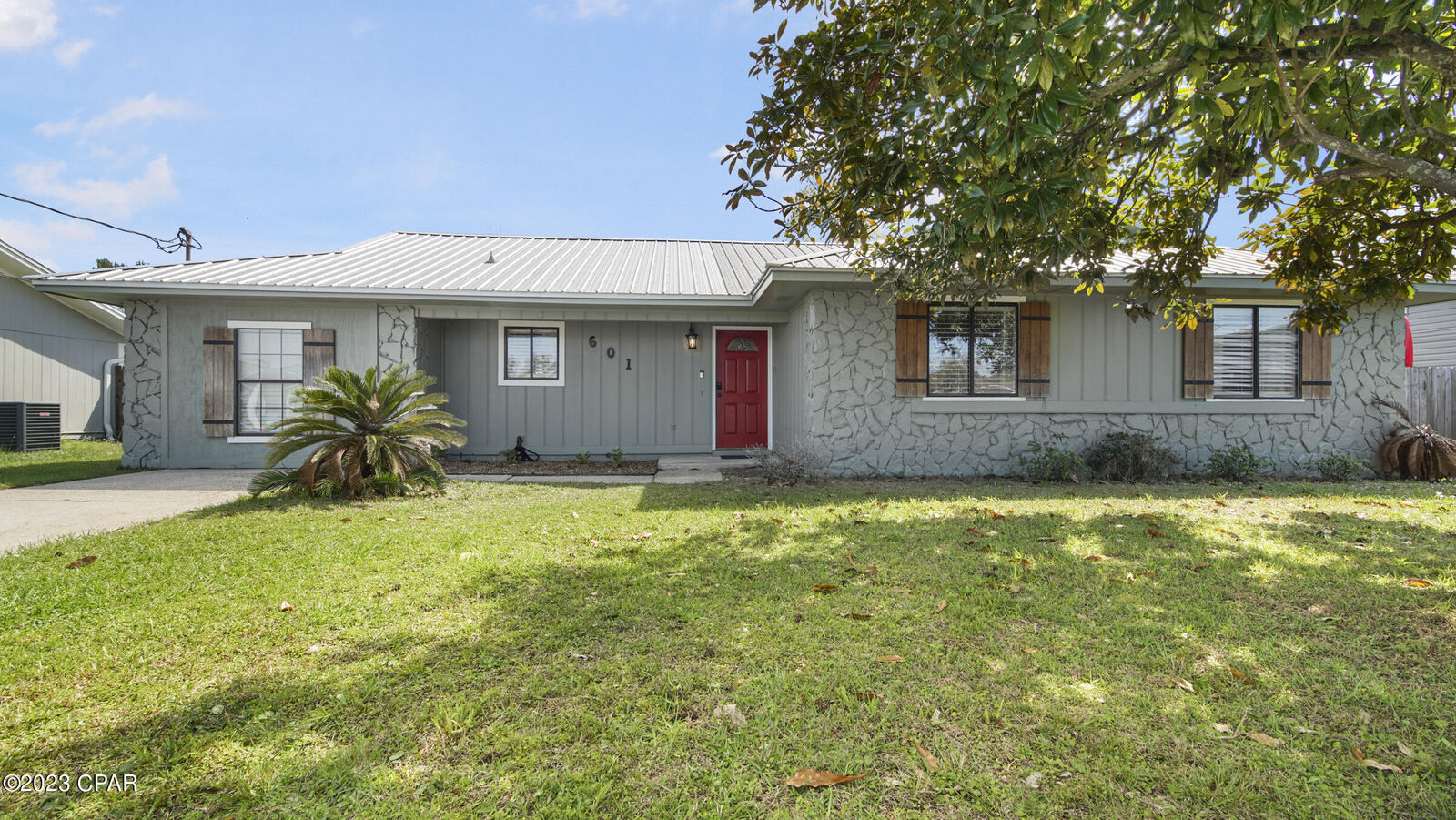 Property Photo: 601 E Pine Forest Drive FL 32444