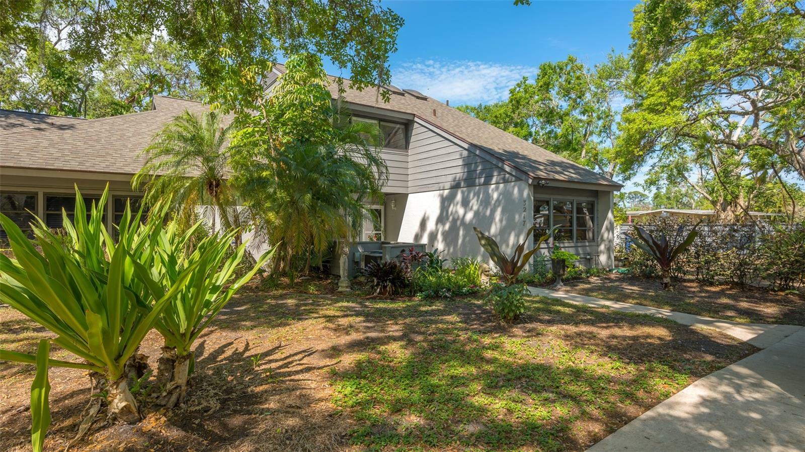 Property Photo:  3217 Golden Eagle Lane  FL 34231 