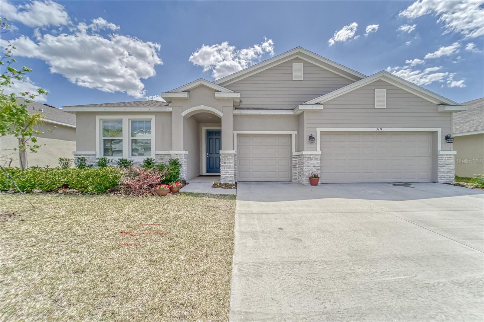 Property Photo:  3414 Autumn Amber Drive  FL 34609 