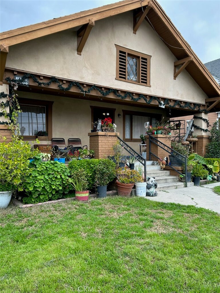 Property Photo:  216 S Mount Vernon Avenue  CA 92410 