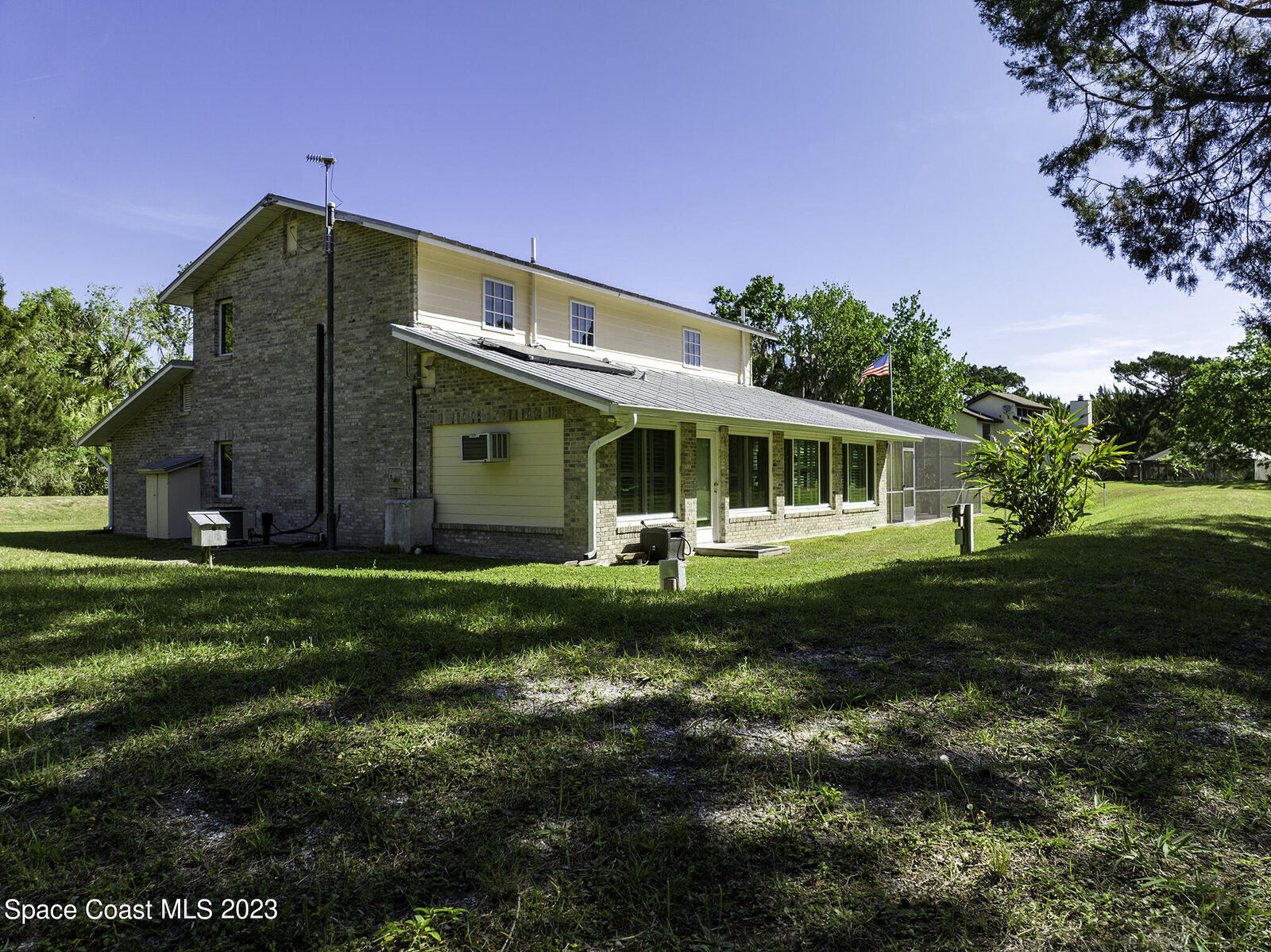 Property Photo: 1365 Bishop Road FL 32953