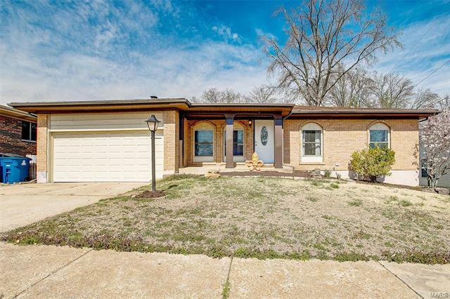 Property Photo:  661 Lind Road  MO 63125 