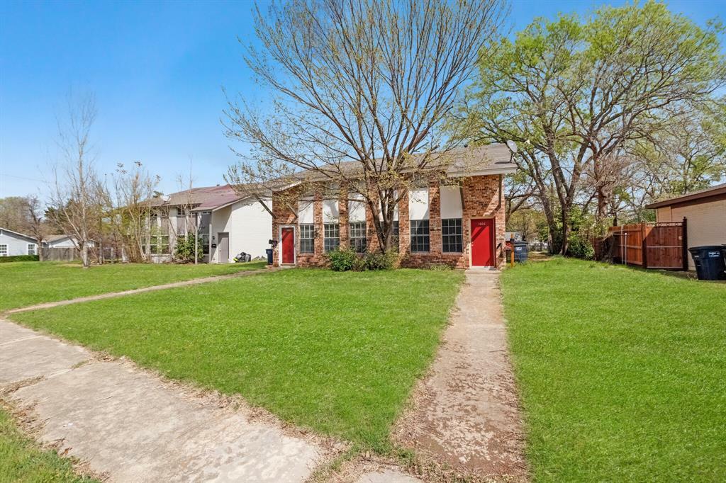 Property Photo:  1000 Banks Street  TX 76114 