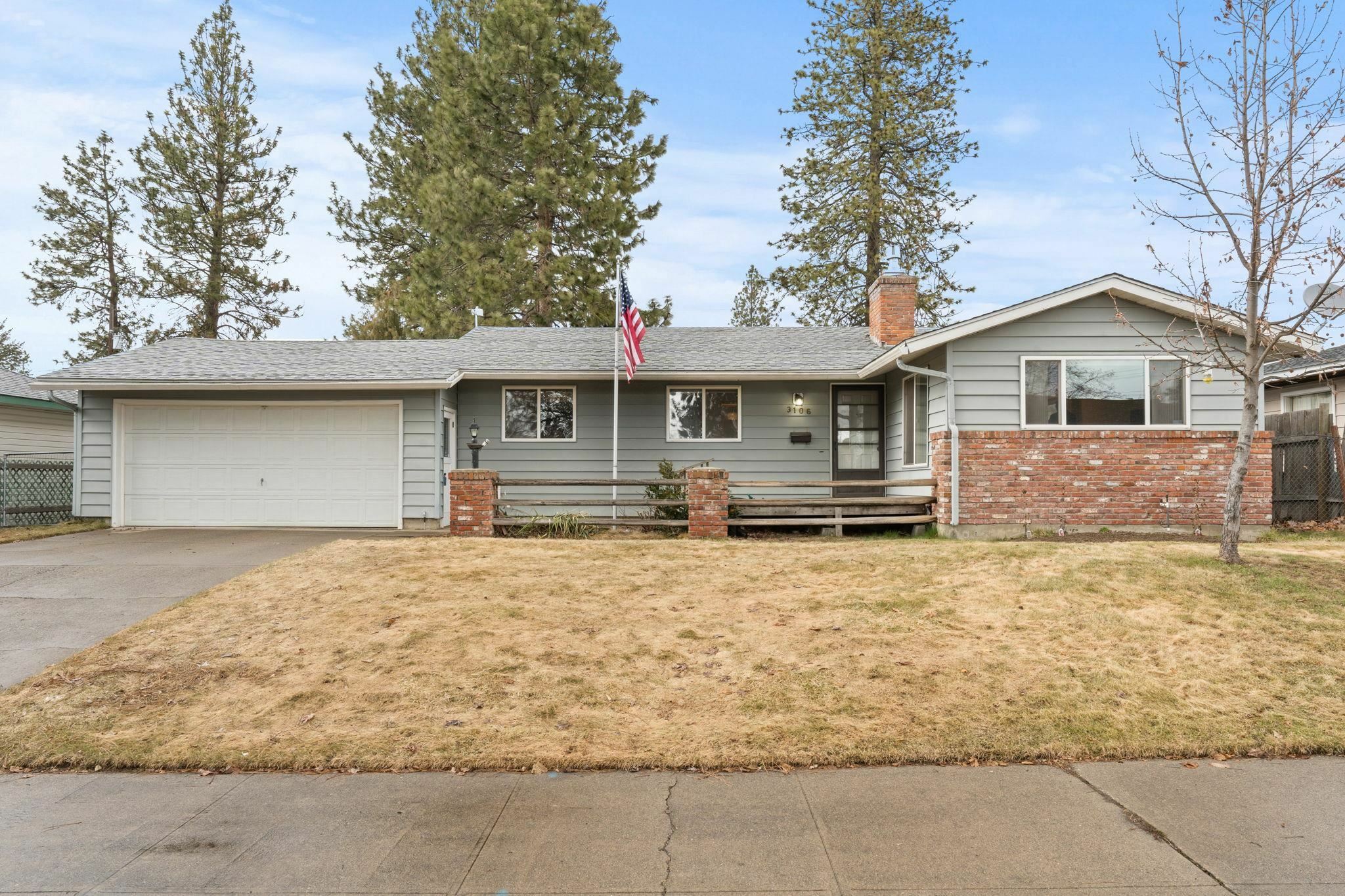 Property Photo: 3106 W Rosewood Ave WA 99208