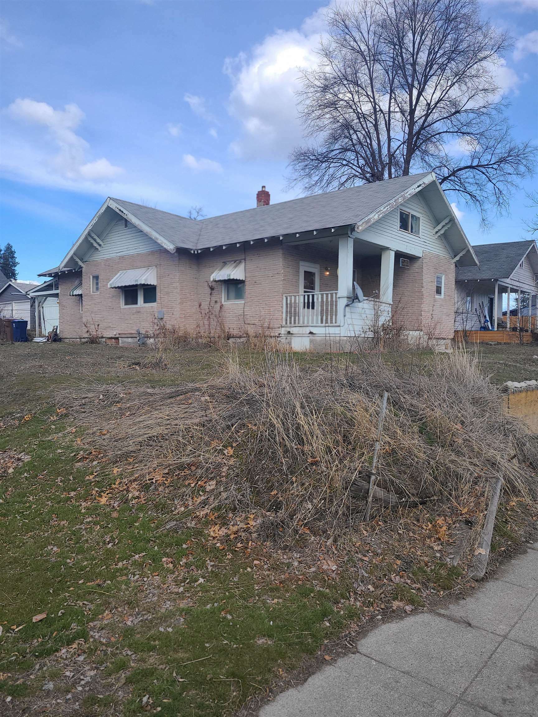 1028 W Alice Ave  Spokane WA 99205 photo
