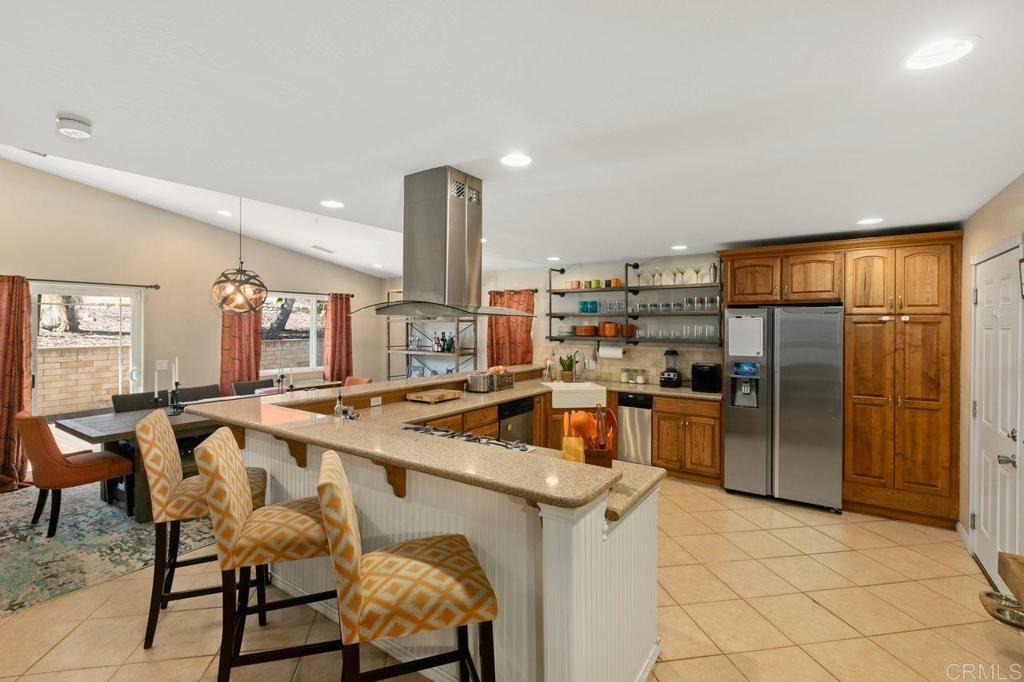 Property Photo:  8806 Arrowhead Ct  CA 92071 