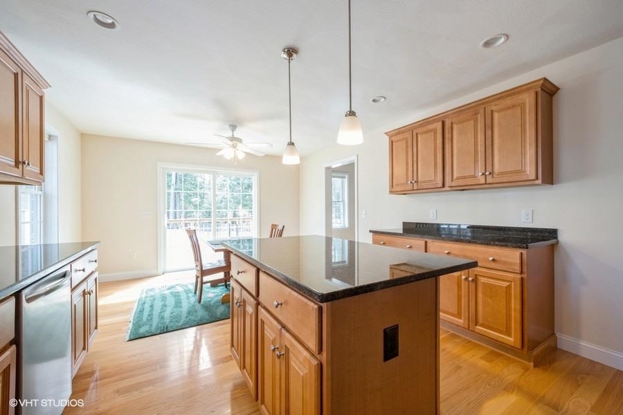 Property Photo: 8 Kelsey Drive NH 03044