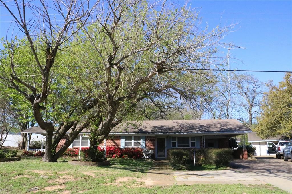 Property Photo:  18799 US Highway 69  TX 75771 