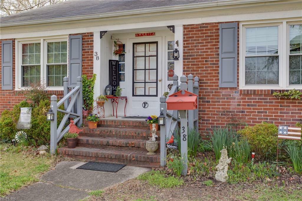 Property Photo:  38 N Boxwood Street  VA 23669 