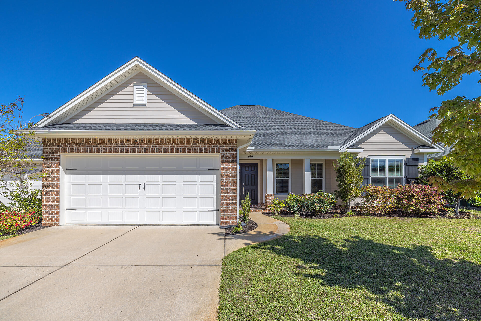 Property Photo: 614 Tulip Tree Way FL 32578